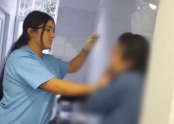Sot mbahet seanca fillestare ndaj tri infermiereve që keqtrajtuan të moshuarën në Pejë