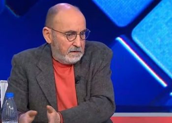 Fatos Lubonja: Flamuri izraelit në mes të Tiranës, shëmti dhe servilizëm, ne jemi vend mysliman