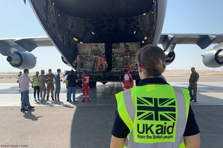 Mbërrin në Egjipt ndihma britanike për Gazën