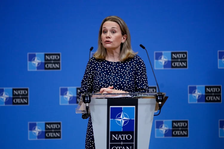 Ambasadorja e SHBA-së në NATO: KFOR-i do të ketë kapacitetet për t’u përballur me sfidat