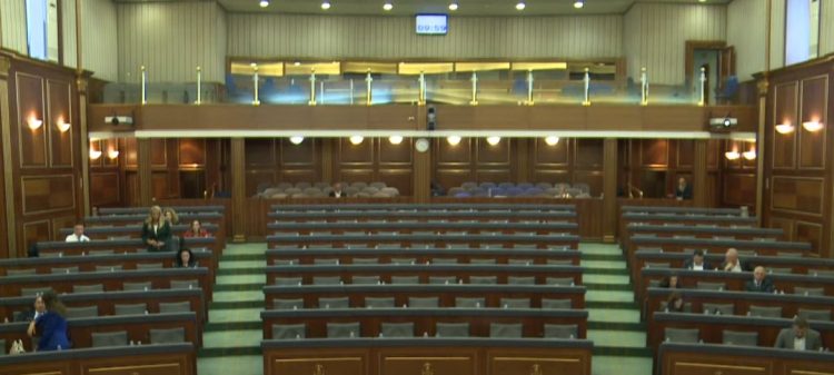 Përfundon seanca, s’ka kuorum për votimin e rezolutës për ngritjen e koeficientit të pagës