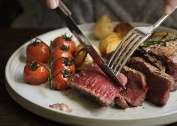 Vetëm 2 porcione mishi të kuq në javë rrisin rrezikun e diabetit