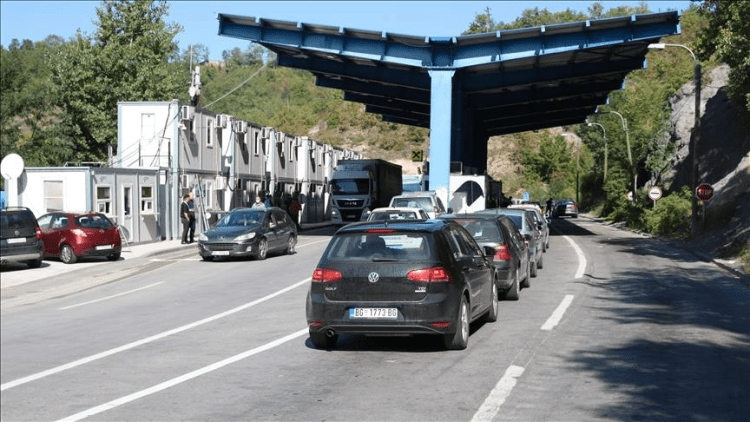 Shtetasit të Serbisë i konfiskohet sprej në pikën kufitare në Bërnjak