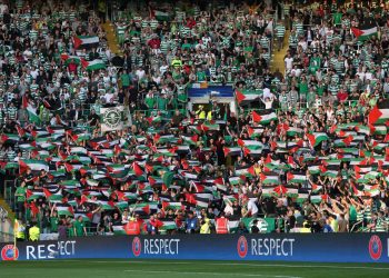 Në Champions League, tifozët e gjigantit skocez, Celtic tregojnë mbështetje për Palestinën