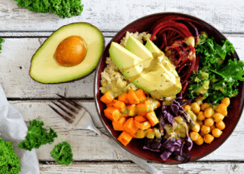 5 ushqimet e vjeshtës që do t’ju ndihmojnë të flini më mirë