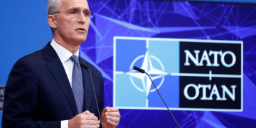 NATO fton Kosovën dhe Serbinë të përmbahen nga hapat që rrisin tensionet