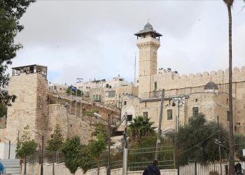 Izraeli mbyll Xhaminë Ibrahimi në El-Halil për muslimanët