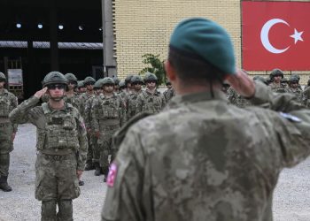 Më 10 Tetor, Turqia merr komandën e KFOR-it