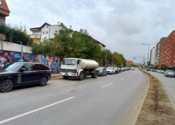 Vendosen dy aotobote për shpërndarjen e ujit në rrugën “B”