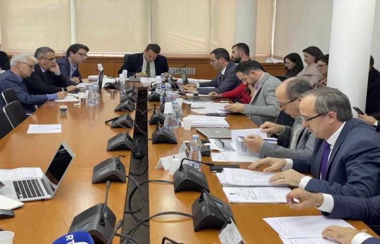 Çështja e buxhetit përplasë ministrin Murati me opozitën