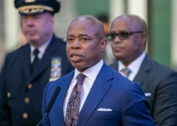 Nën hetim për korrupsion, FBI i sekuestron telefonin kryebashkiakut të New Yourk-ut