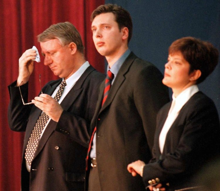 Udhërrefyesit të Vuçiqit, k*riminelit Sheshel sërish para Gjykatës Ndërkombëtare në Hagë