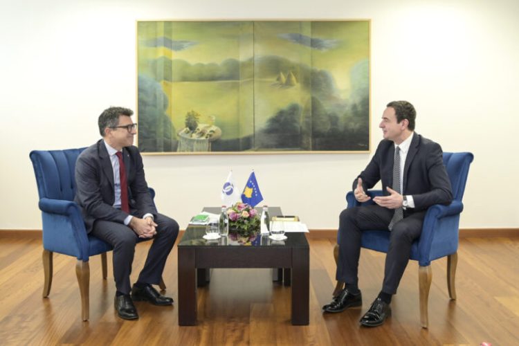 Kurti takoi drejtorin e BERZH-it, flasin për hekurudhën Prishtinë – Durrës