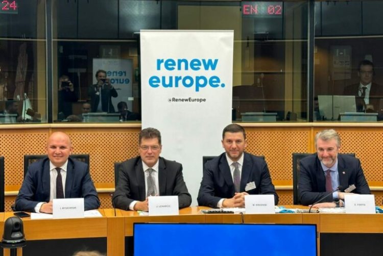 Krasniqi në Bruksel: BE duhet të heqë sa më parë masat e padrejta ndaj Kosovës