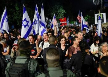 Lufta sjell zemërim tek izraelitët, qindra qytetarë në protestë