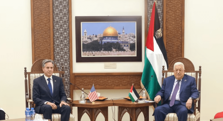 Blinken takon Abbasin në një vizitë të papritur në Bregun Perëndimor