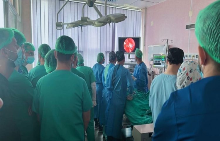 Me sukses kryhet një operacion i rrallë në QKUK