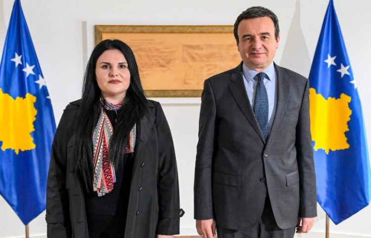 Kurti takoi aktivisten Nuraj, u jep mbështetje pakicës shqiptare në Serbi