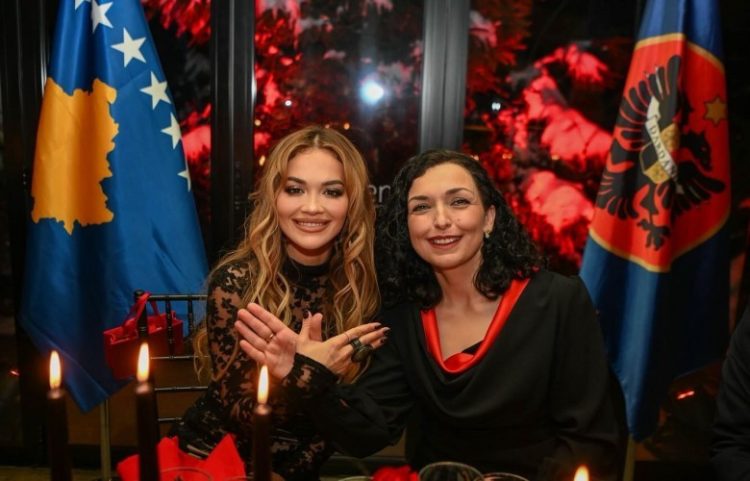 Rita Ora uron Ditën e Pavarësisë së Shqipërisë
