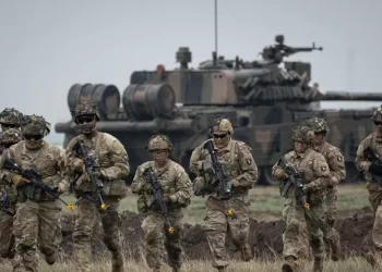 Stoltenberg: NATO-ja po shqyrton shtimin e përhershëm të trupave në Kosovë