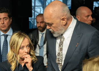 KE studion marrëveshjen Itali-Shqipëri për emigrantët, ekspertët: Nuk përputhet me ligjet e BE-së