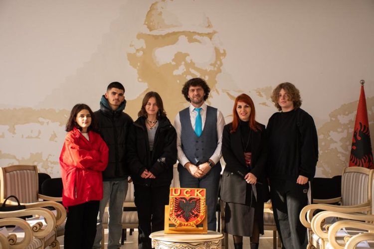 Universiteti i Shkencave të Aplikuara në Ferizajt shënon ngjarjet kombëtare të nëntorit