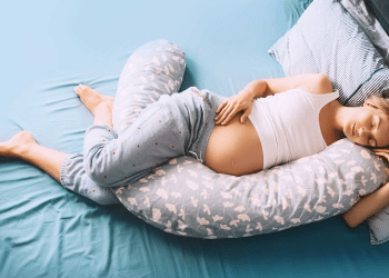 Pozicionet më të mira për të fjetur për gratë shtatzëna