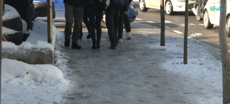 Trotuaret e pakalueshme në Prishtinë