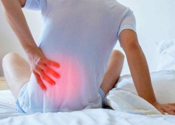 Pse dhembin muskujt në mëngjes – çfarë duhet të bëni