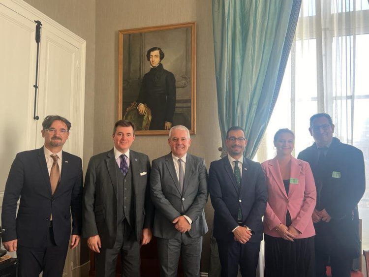 Sveçla në takime me deputet dhe senator francez në Paris