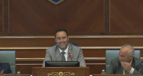 Konjufca-deputetëve të VV-së: Për një sekondë ju çoj n’shpi