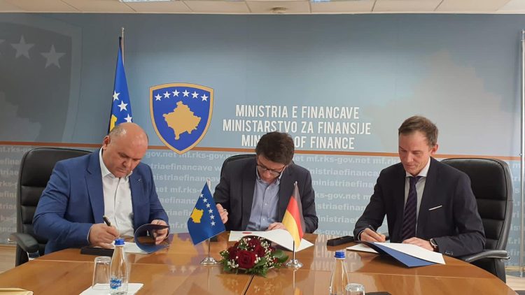 MF-ja dhe KfW nënshkruajnë marrëveshje 13.2 milionë euro për trajtimin e ujërave të zeza