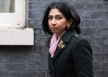 Britani, Pasi fyeu protestuesit pro palestinez, shkarkohet nga detyra Sekretarja e Brendshme Suella Braverman