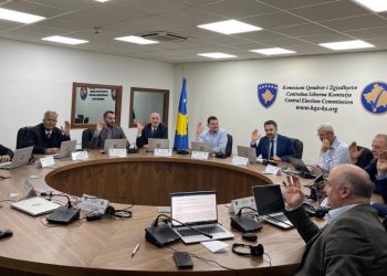 Mblidhet KQZ-ja, diskutojnë për kuvendin e Listës Serbe