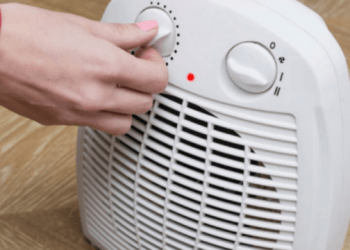 Pse nuk duhet të flini me ngrohësin ndezur në dhomë?