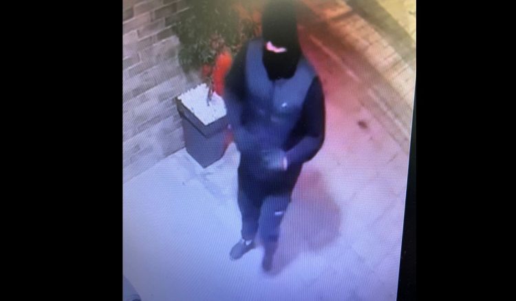 Ambasadori e emisari francez i shkojnë për vizitë komandantit të KFOR-it