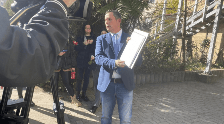 Avokati Gashi: Prokuroria selektive, po e pengon punën në rastin e Astrit Deharit