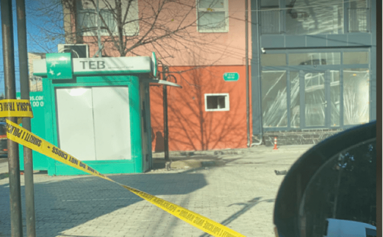 Personat që shpërthyen bankomatin në Gjilan kishin veturë me targa të Serbisë