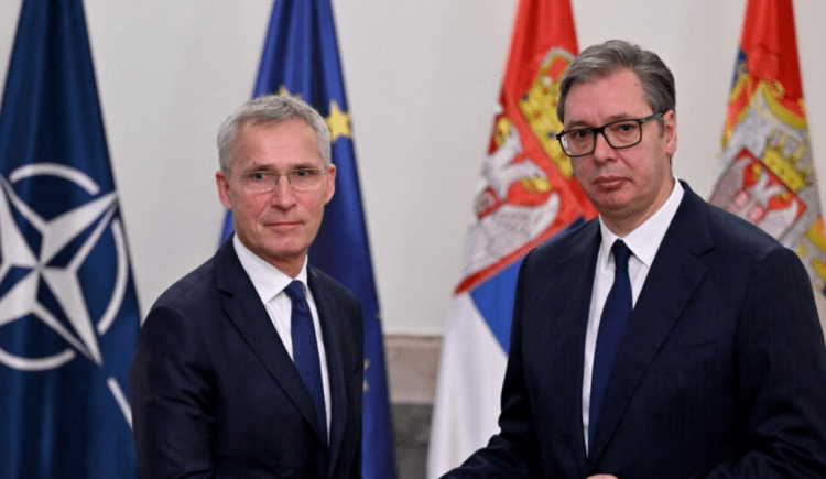 Stoltenberg në Beograd: Grumbullimi i ushtrisë serbe pranë Kosovës s’i ndihmon situatës