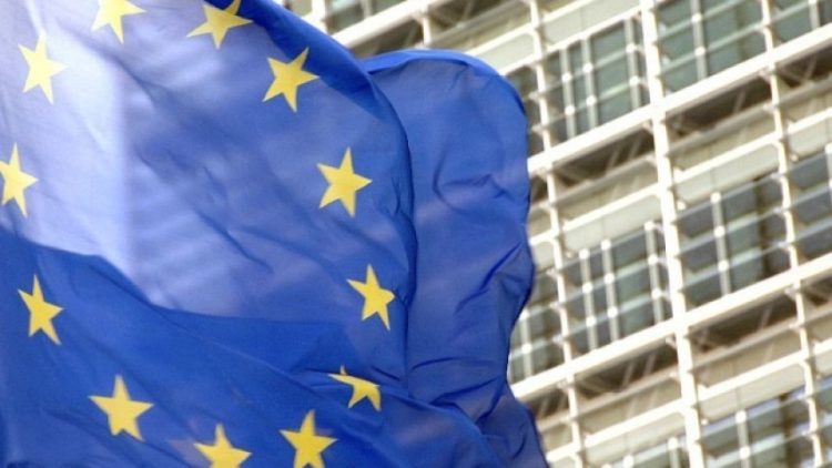 Kërkohet tërheqja e propozimit që i lejon udhëtim pa viza serbëve të Kosovës me pasaporta të lëshuara nga Serbia