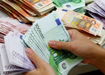 I marrin 164 mijë euro me fajde, arrestohen 4 të dyshuar
