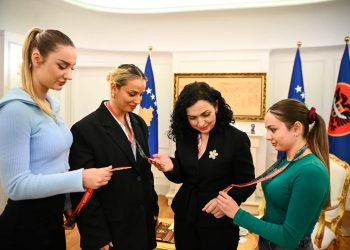 Osmani takohet me karateistet kosovare: Janë yjet e vendit