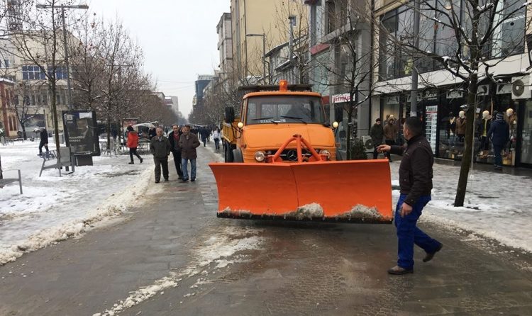 Ferizaj me të gjitha rrugët e kalueshme nga bora