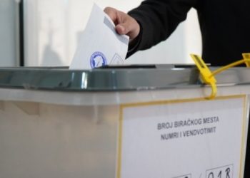 Mbi 1 mijë kërkesa për ndërrim të qendrave të votimit për 24 orë në KQZ