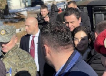 “Dita e Forcës”, Osmani e Kurti vizitojnë kazermën “Adem Jashari”