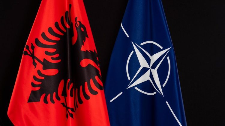 NATO: Aleatit tonë Shqipërisë, gëzuar 111 vjetorin e pavarësisë