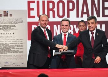 Publikohet deklarata e nënshkruar nga partitë opozitare shqiptare në Maqedoni, ndër to një pikë shumë e rëndësishme për shqiptarët