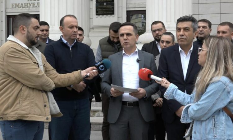 LEN akuzon pushtetin qendror për vendosjen e kryqit në Kodrën e Diellit