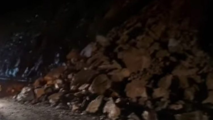 Dëme nga moti i keq në Librazhd – rrugë të bllokuara e biznese të dëmtuara, mungesë të energjisë në disa fshatra