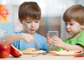 Sa herë në ditë ndihen të uritur fëmijët?